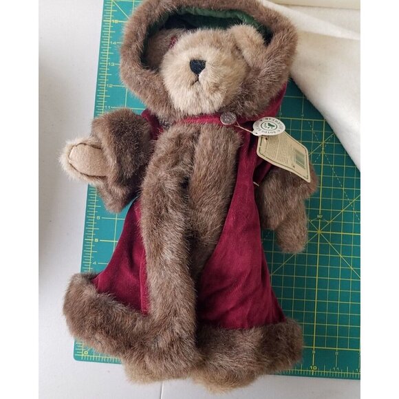 Boyds Bear Mrs. Northstar Fur Trimmed Burgundy Velvet Coat with Hood NWT 5-joint - Picture 13 of 13